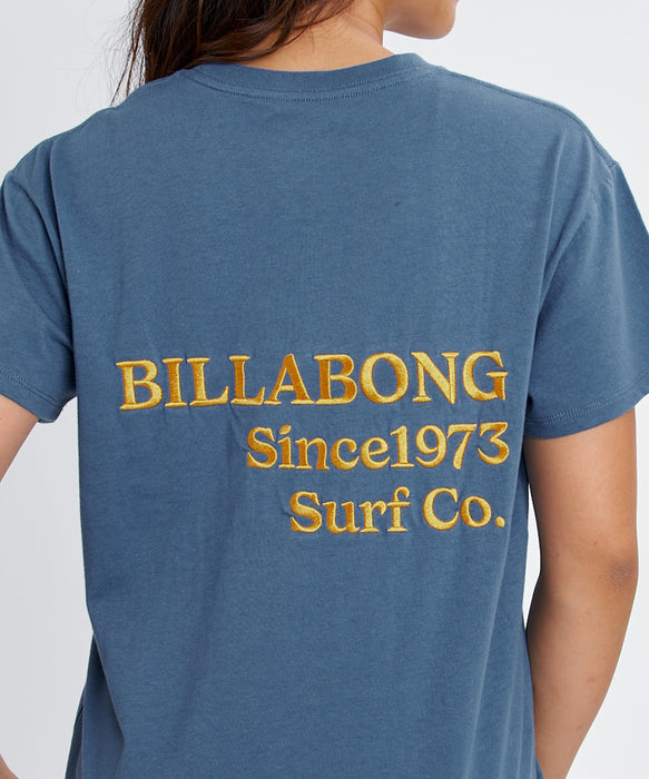 BILLABONG ウィメンズ EMB LOGO BOY FIT TEE Tシャツ 【2026年春夏モデル】 IND / M
