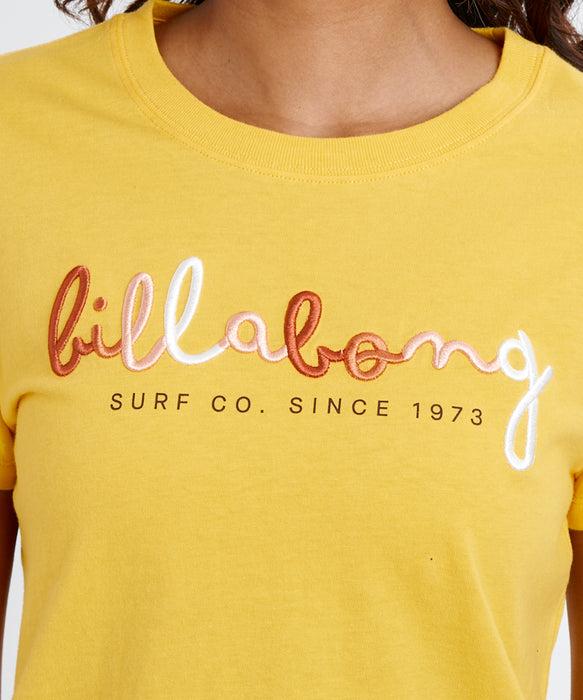BILLABONG ウィメンズ 3D EMB LOGO BABY FIT Tシャツ 【2026年春夏モデル】 DAF / M