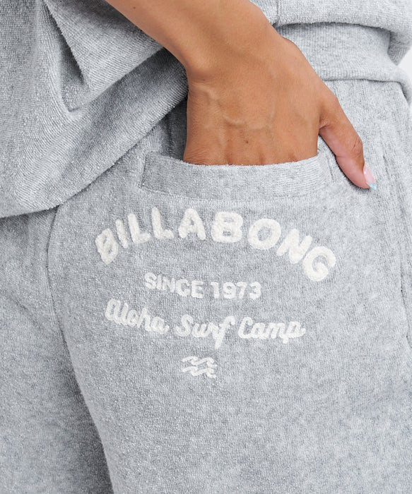 ★DIVA SALON★ボーダー柄パイルセットアップ★フーディーショートパンツ★ BILLABONG ウィメンズ 【CHILLWEAR】セットアップ パイルショート