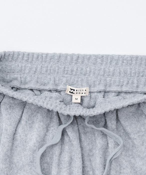 大幅ね値下げ⭐︎新品未使用 タグ付き☆Bibiy ショートパンツ Mサイズ BILLABONG ウィメンズ セットアップ パイルショートパンツ 【2026年春
