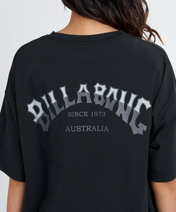 BILLABONG ウィメンズ MORFY ARCH LOGO SS T ラッシュガード 【2026年春夏モデル】 BLK / M