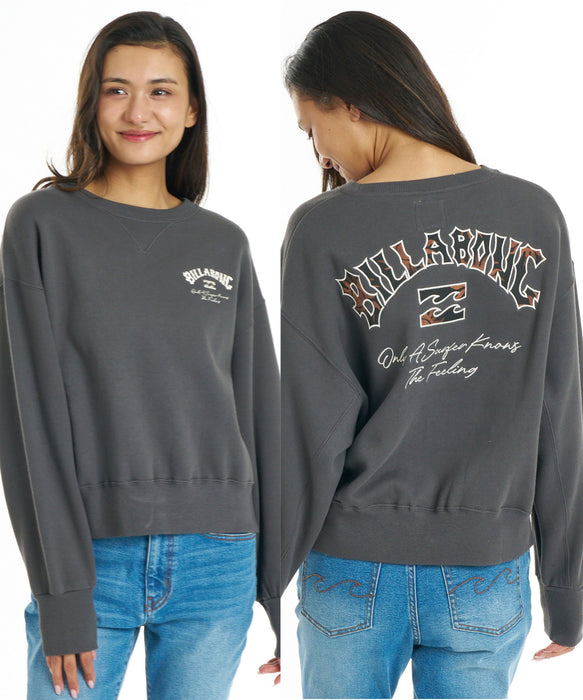 BILLABONG ウィメンズ APPLIQUE MEDIUM LOOSE CREW トレーナー 【LOOSE CROPPED】【2026年秋冬モデル】
