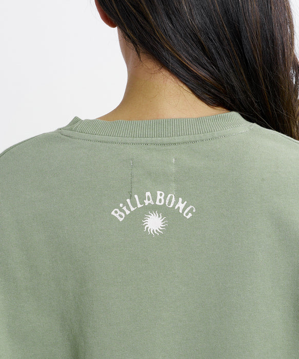 BILLABONG ウィメンズ SURF CAMP HERITAGE CREW トレーナー 【2026年秋冬モデル】 ARG / L