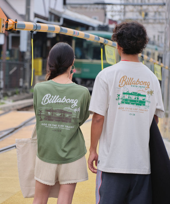 BILLABONG メンズ SURF TRAIN Tシャツ【OVER FIT】【江ノ電×BILLABONG】【2026年秋冬モデル】