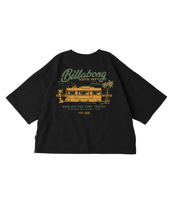 BILLABONG ウィメンズ SURF TRAIN Tシャツ 【江ノ電×BILLABONG】【LOOSE CROPPED】【2026年秋冬モデル】