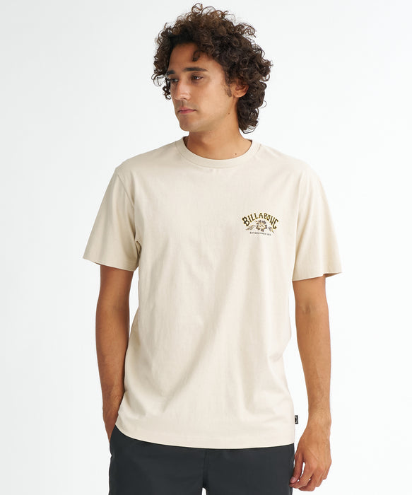 BILLABONG メンズ THEME ARCH Tシャツ 【2026年夏モデル】 OAT / XL