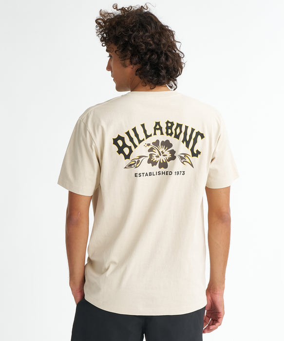 BILLABONG メンズ THEME ARCH Tシャツ 【2026年夏モデル】 OAT / XL