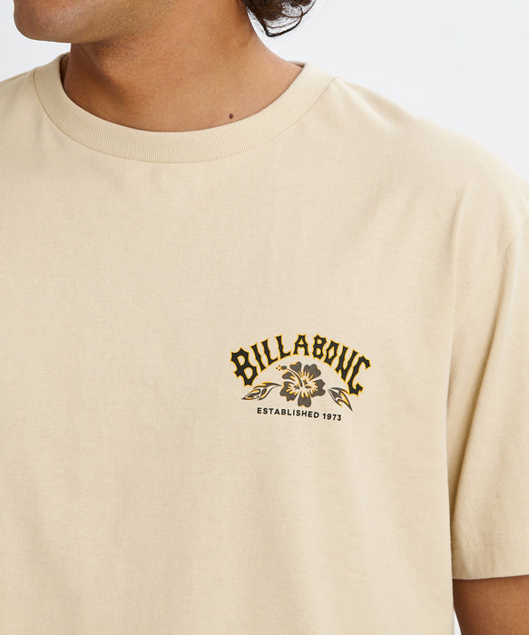 BILLABONG メンズ THEME ARCH Tシャツ 【2026年夏モデル】 OAT / XL