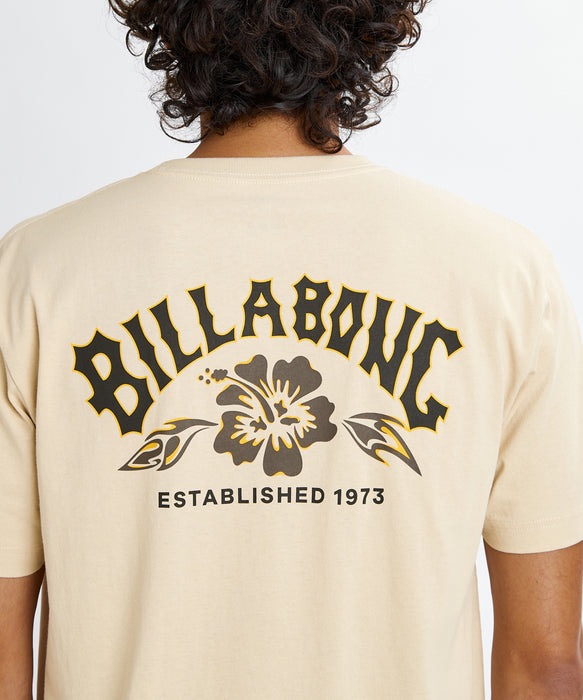 BILLABONG メンズ THEME ARCH Tシャツ 【2026年夏モデル】 OAT / XL