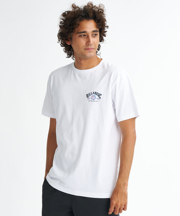 BILLABONG メンズ THEME ARCH Tシャツ 【2026年夏モデル】 WHT / XL