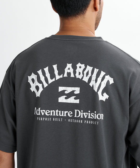 BILLABONG メンズ ADIV ARCH Tシャツ 【2026年夏モデル】 GMT / XL