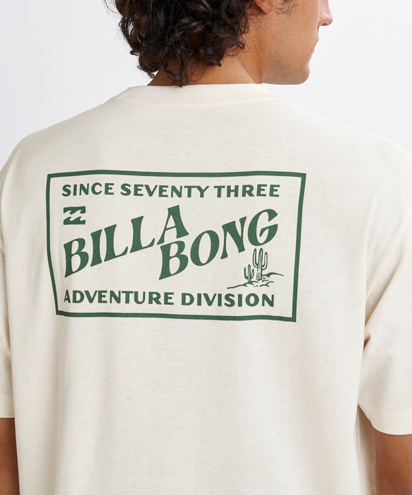 BILLABONG メンズ ADIV PLATE Tシャツ 【2026年夏モデル】 CRM / XL