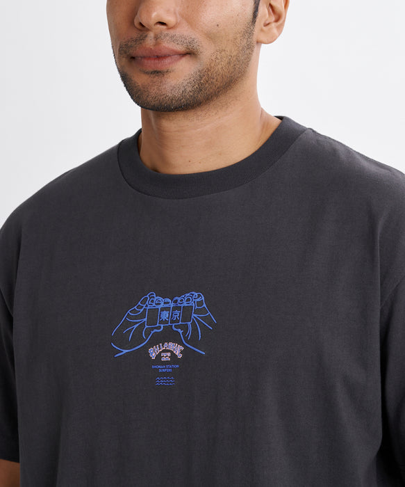 BILLABONG メンズ DESTINATION TOKYO Tシャツ 【2026年夏モデル】 WAA / L