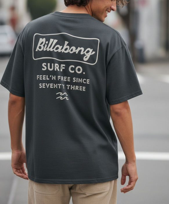 BILLABONG 男裝 【WIDE FIT】 
SOFFTY TEE 衝浪T恤 【2026年夏季款】