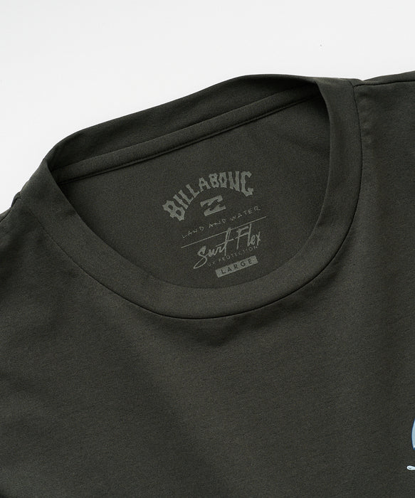 BILLABONG メンズ 【MEGABASS×BILLABONG】 
【OVER FIT】
MEGABASS SURF FLEX サーフTシャツ 【2026年夏モデル】