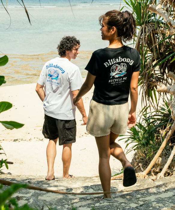 BILLABONG ウィメンズ RECYCLE ME【ORION BEER x BILLABONG COLLECTION】【BABY FIT
】 Tシャツ 【2026年夏モデル】