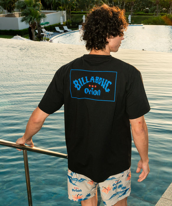 BILLABONG メンズ ARCH ORION SURF FLEX 【OVER FIT】【ORION BEER x BILLABONG COLLECTION】Tシャツ 【2026年夏モデル】