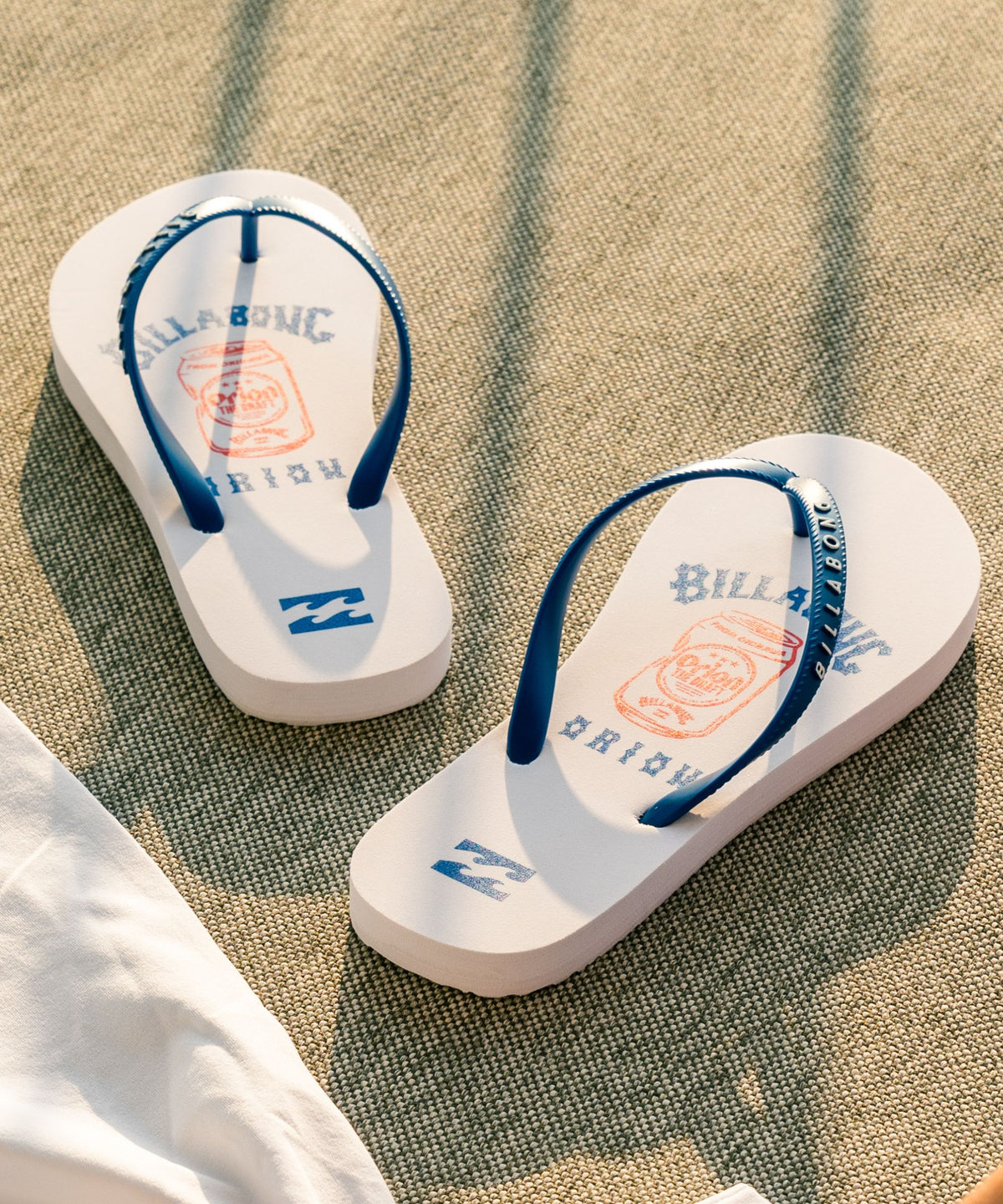 BILLABONG メンズ ORION THONGS 【ORION BEER x BILLABONG COLLECTION