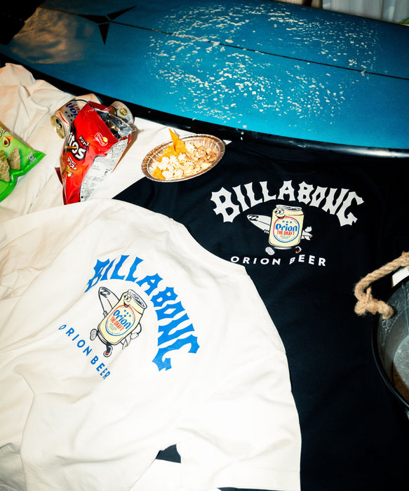 BILLABONG メンズ ORION CHARA 【ORION BEER x BILLABONG COLLECTION】【REGULAR FIT】Tシャツ 【2026年夏モデル】