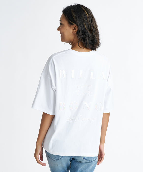 BILLABONG ウィメンズ SERIF CLEAN LOGO MEDIUM LOOSE TEE Tシャツ 【2026年夏モデル】 WHT / M