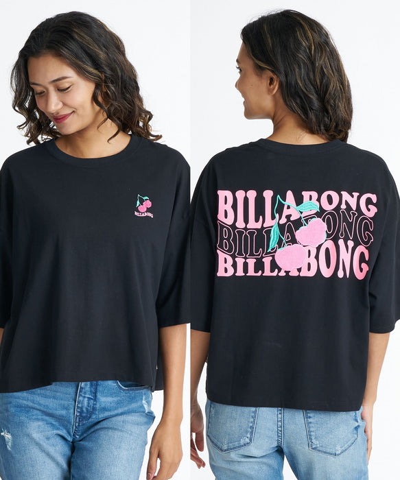 BILLABONG ウィメンズ 【WIDE LOOSE CROPPED】 
CHERRY WIDE LOOSE CROPPED TEE Tシャツ 【2026年夏モデル】