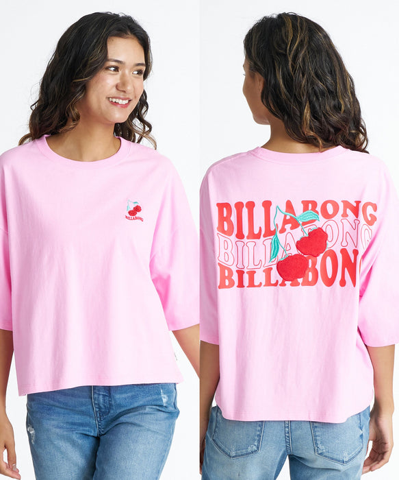 BILLABONG ウィメンズ 【WIDE LOOSE CROPPED】 
CHERRY WIDE LOOSE CROPPED TEE Tシャツ 【2026年夏モデル】