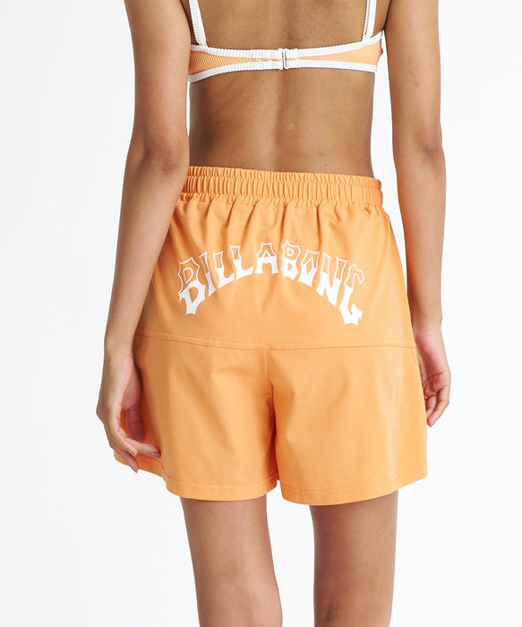 BILLABONG ウィメンズ SURF FLEX HORIZON ARCH SHORTS ラッシュレギンス 【2026年夏モデル】 SUM / M