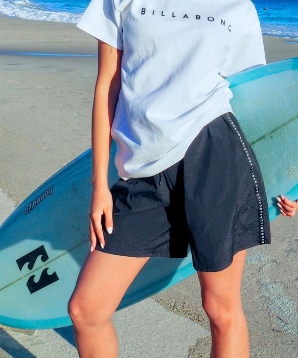 BILLABONG ウィメンズ UTILITY LOGO TAPE SHORTS セットアップ ラッシュレギンス 【2026年夏モデル】
