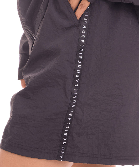 BILLABONG ウィメンズ UTILITY LOGO TAPE SHORTS ラッシュレギンス 【2026年夏モデル】 BLK / M