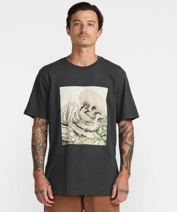 RVCA メンズ SLEEPY SKELETON SS Tシャツ 【2026年秋冬モデル】 PTK / XL