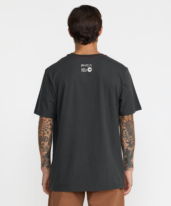 RVCA メンズ SLEEPY SKELETON SS Tシャツ 【2026年秋冬モデル】 PTK / XL