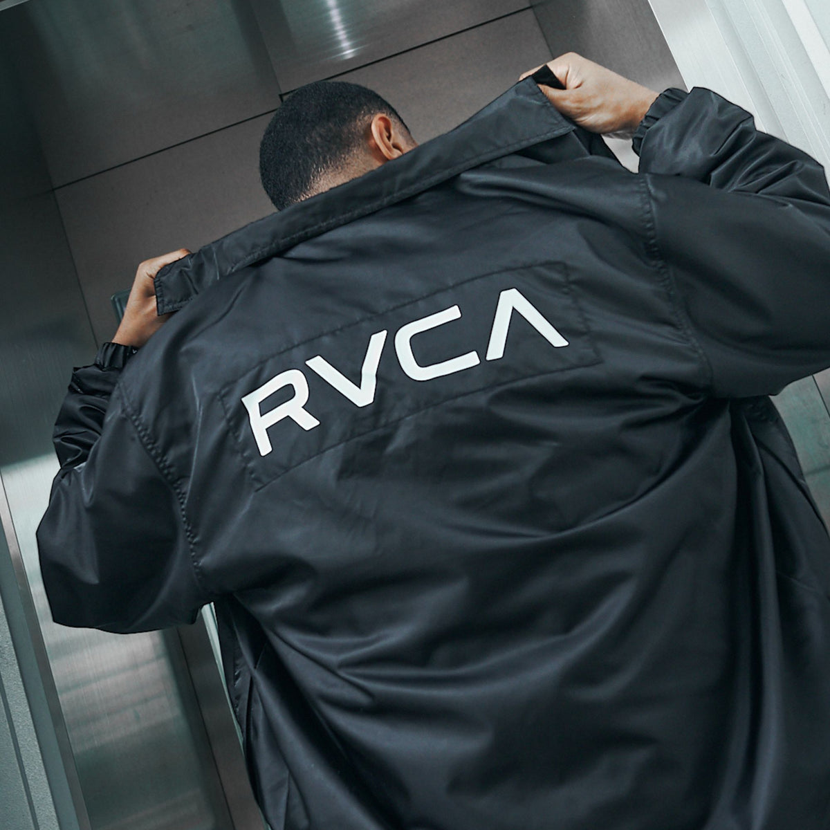 RVCA メンズ BACK PATCH LOGO COACH JKT 軽量高機能中綿 ジャケット