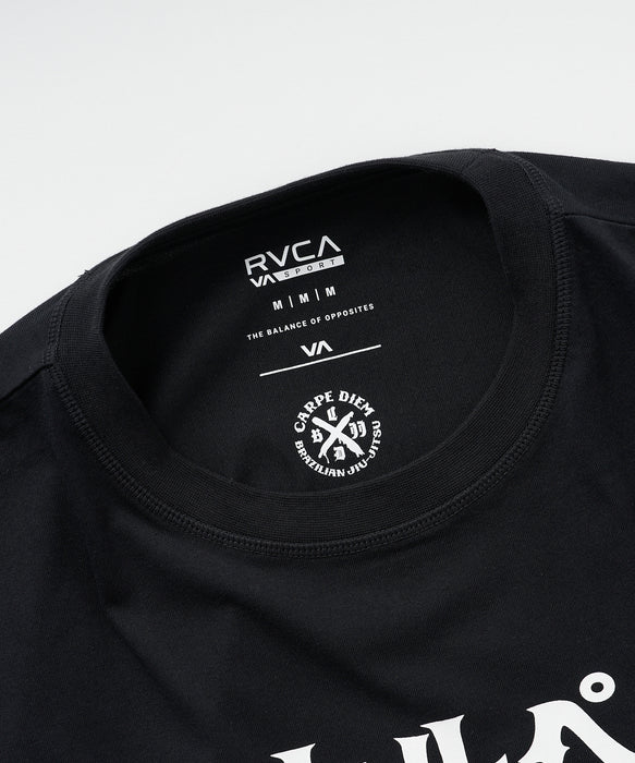 RVCA SPORT メンズ CARPE DIEM X RVCA KATAKANA ST Tシャツ 【2026年夏モデル】