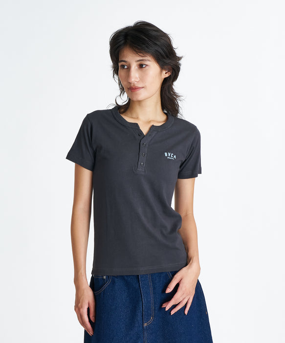 RVCA ウィメンズ ONSHORE BABY HENRY ST Tシャツ 【2026年夏モデル】 WAA / M