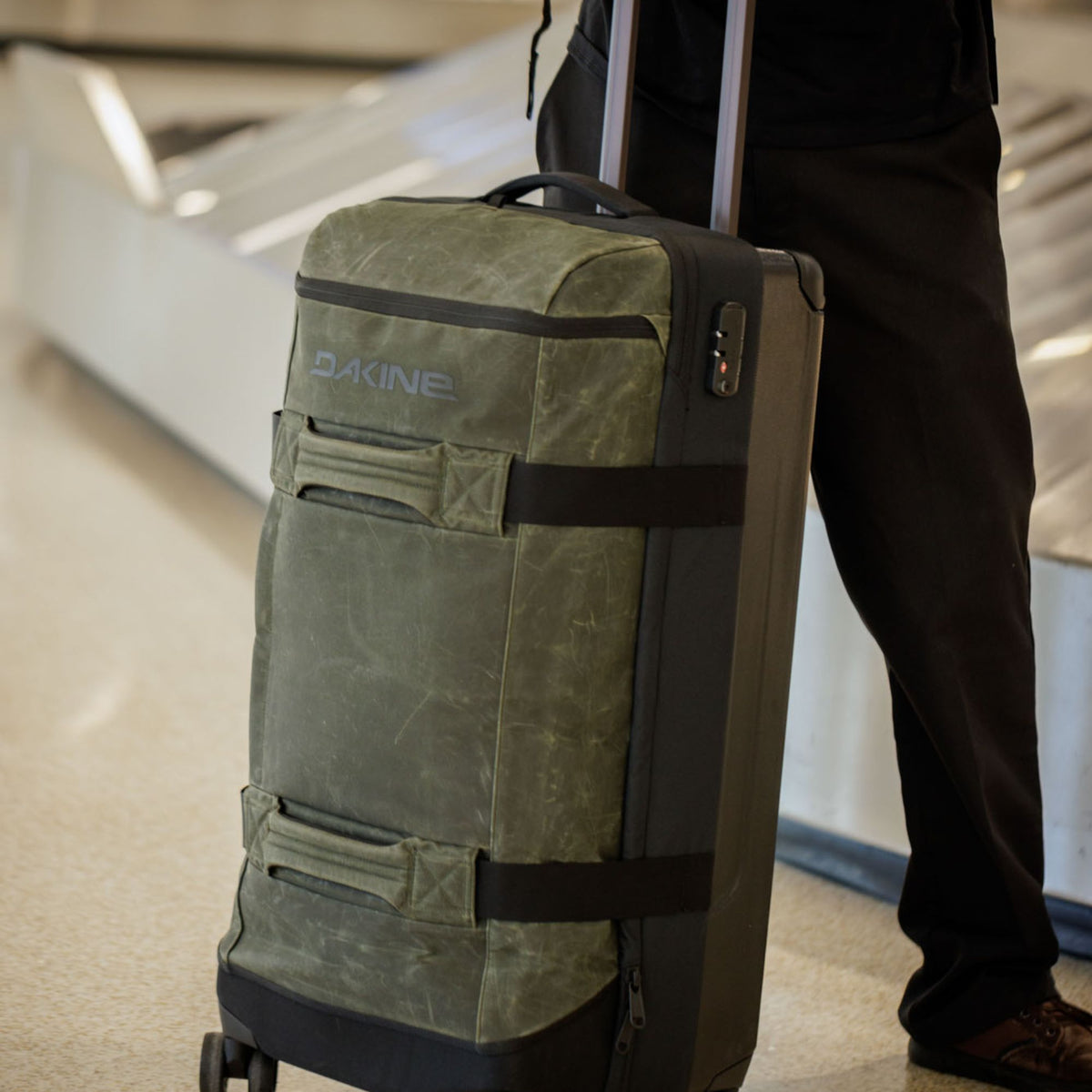 DAKINE SPLIT 4 WHEEL ROLLER BAG 87L キャリーバッグ 【2026年秋冬
