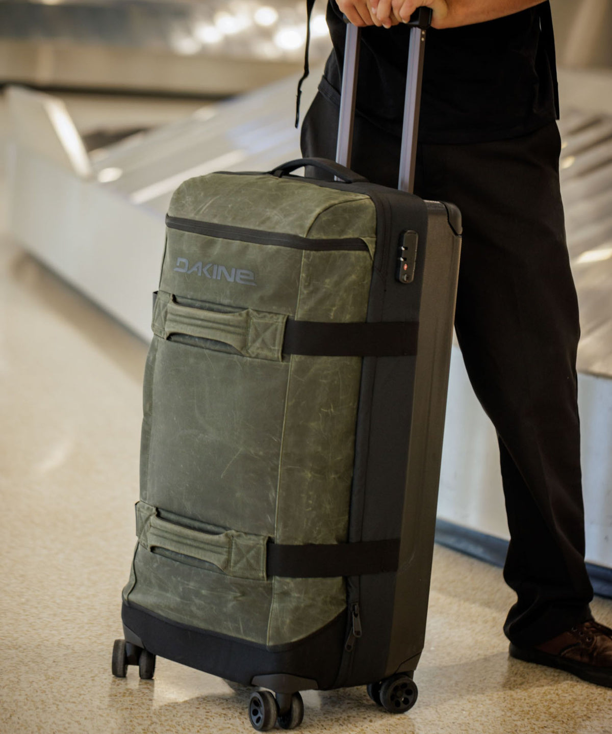 DAKINE SPLIT 4 WHEEL ROLLER BAG 87L キャリーバッグ 【2026年秋冬