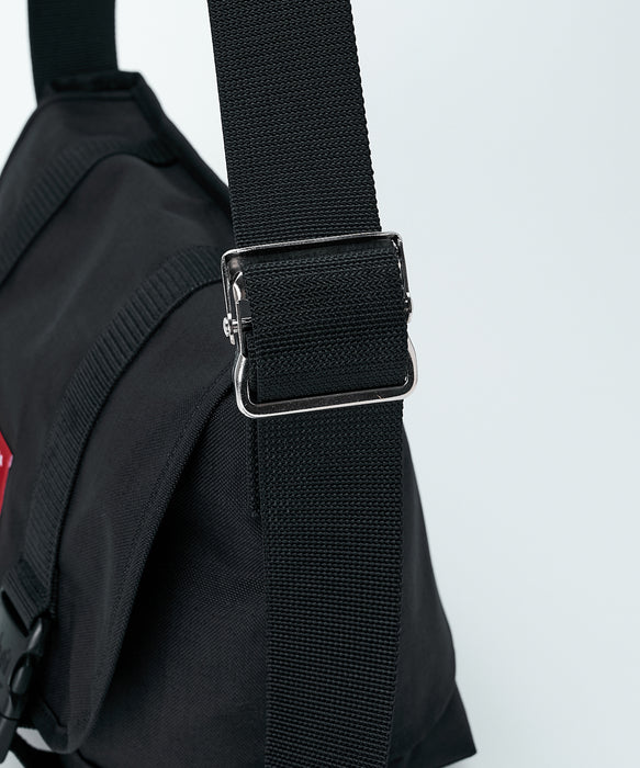 【直営店限定】DC Shoes 26 MP VINTAGE MESSENGER BAG ショルダーバッグ