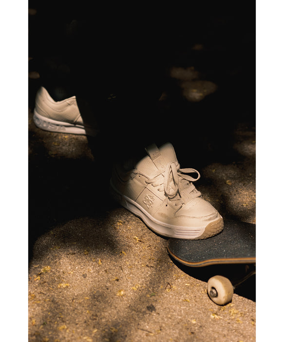 【オンラインストア限定】DC Shoes  DC SHOES LYNX GRIMEY THE SWARM SNEAKERS フットウェア メンズ