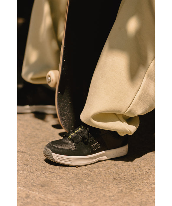 【オンラインストア限定】DC Shoes  DC SHOES LYNX GRIMEY THE SWARM SNEAKERS フットウェア メンズ