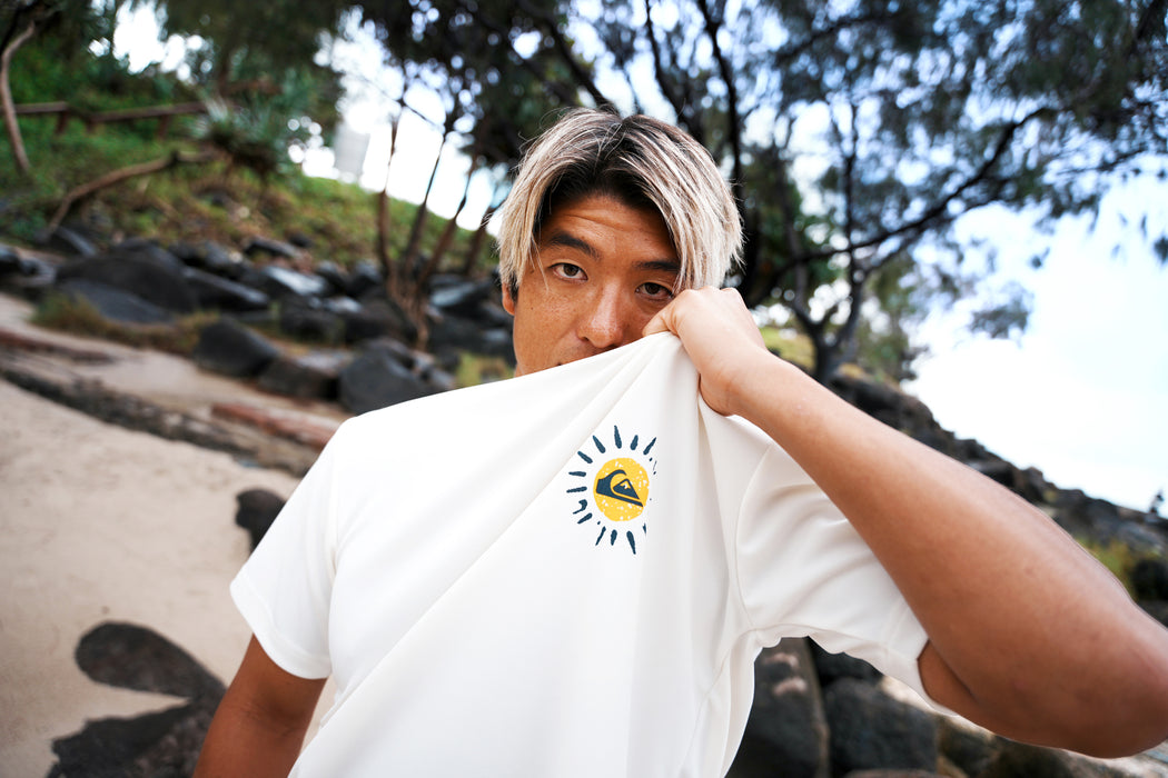QUIKSILVER メンズ NEON BLUES ST Tシャツ 吸汗速乾 UPF50 【2026年秋冬モデル】