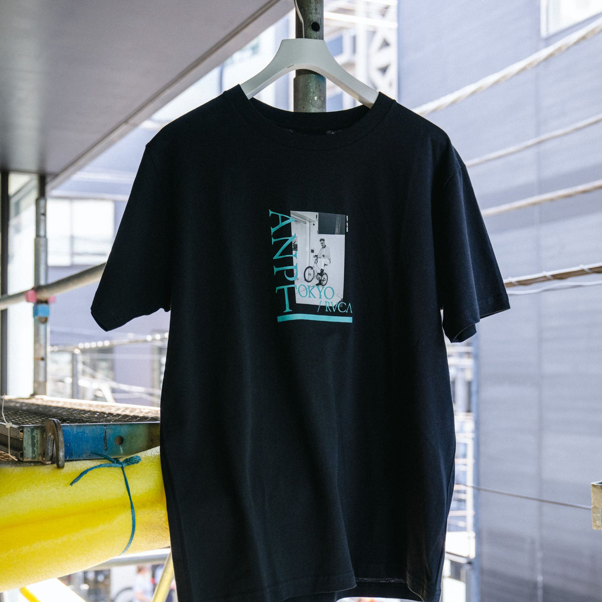 トップス KAN RVCA メンズ HOTFUGE ANP TOKYO TEE Tシャツ 【2026年夏モデル】
