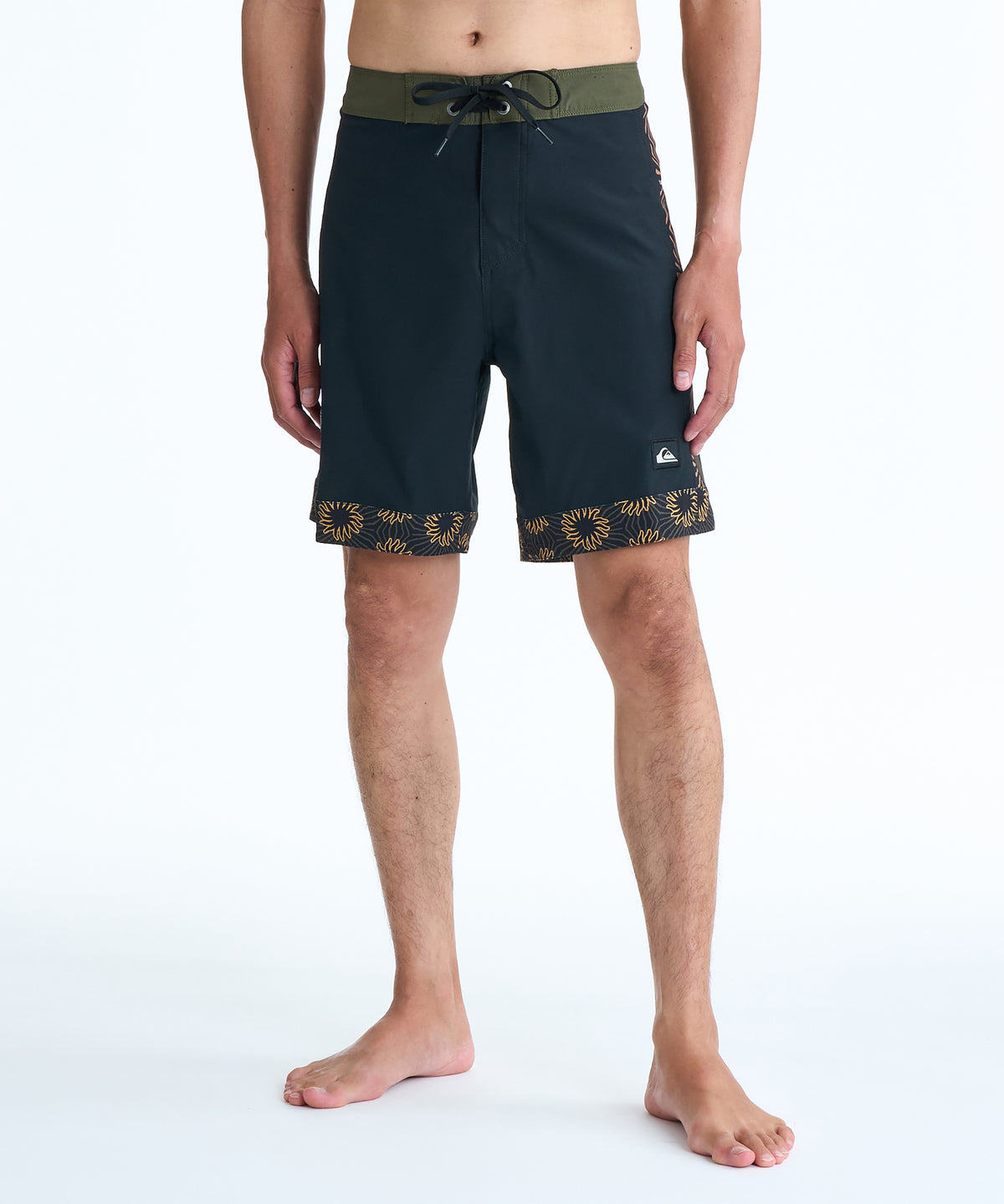 OUTLET】QUIKSILVER メンズ SURFSILK NOMAD 18 ボードショーツ