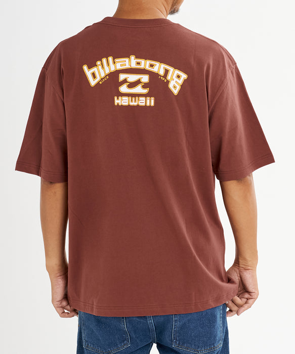 【直営店限定】BILLABONG メンズ Y2K ARCH OG SS HI HAWAII Tシャツ 【2026年秋冬モデル】