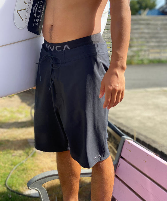 RVCA メンズ VA TRUNK SOLID ボードショーツ 【2026年春夏モデル】