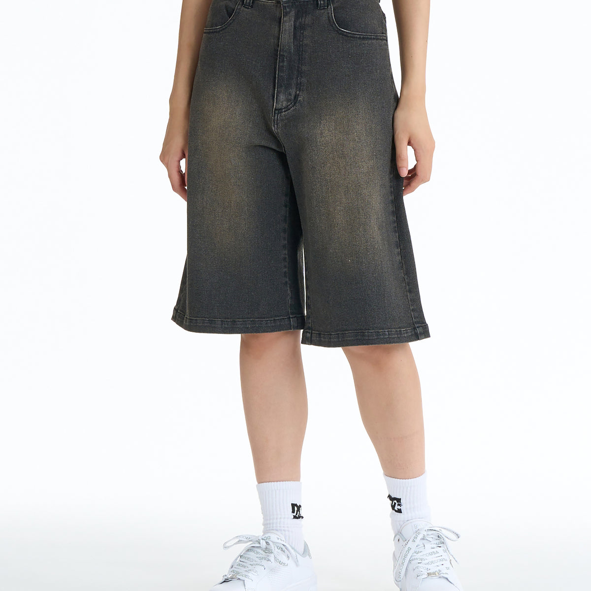 【展示品】黒いツイストデザイン間仕切り DC SHOES ウィメンズ 26 WS WIDE SHORT ショートパンツ 【2026年春夏