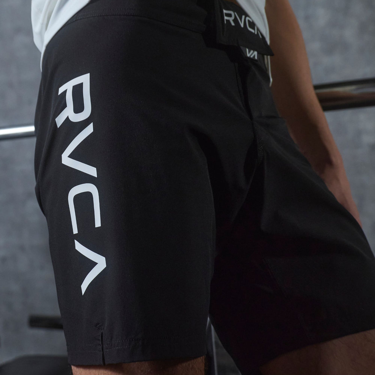 RVCA ショートパンツ　Sサイズ　RVCA 半袖シャツ　Mサイズ SALE】RVCA SPORT メンズ VA SCRAPPERSHORTS ショートパンツ 【2026年
