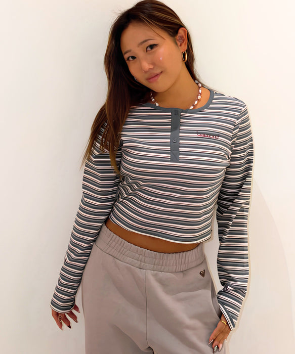 ROXY BUTTERFLY L/S TEE バタフライロゴヘンリーネック長袖Tシャツ /接触冷感/抗菌防臭 【2026年秋冬モデル】