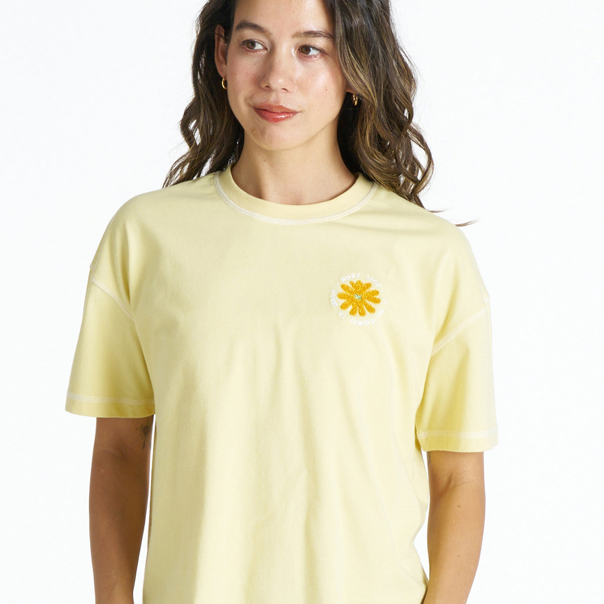ROXY IT ALL COMES IN WAVE サガラ刺繍花モチーフ 半袖Tシャツ 【2026