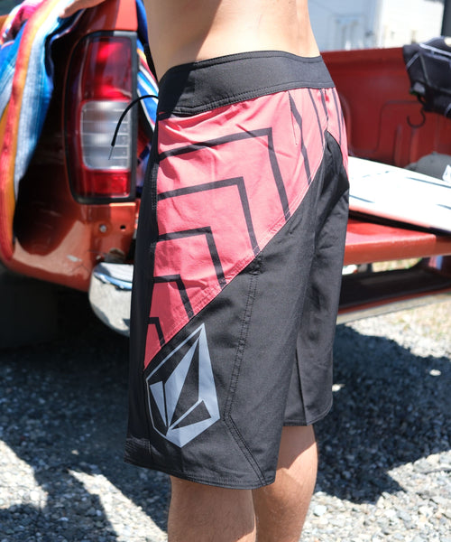 OUTLET】VOLCOM メンズ VTV JACK ROBINSON MOD 21 ボードショーツ