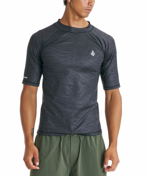 VOLCOM メンズ STONE LOGO SS RASH ラッシュガード 【2026年春夏モデル】 MUL / XL